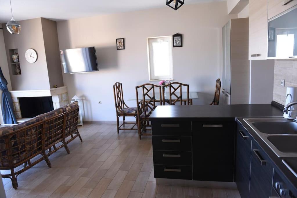 Katerina Luxury Suites Elia  Luaran gambar